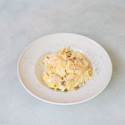 Pesto Soslu Fettuccine
