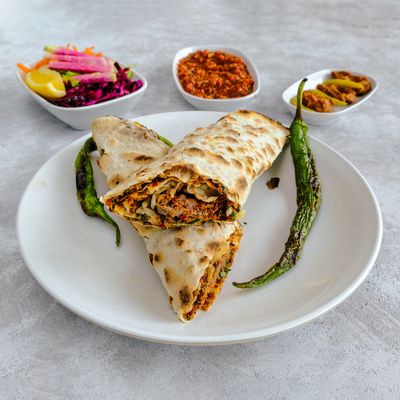 Antep Usulü Lahmacun Arası Adana Dürüm