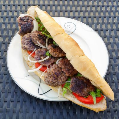 Tam Ekmek Arası Köfte