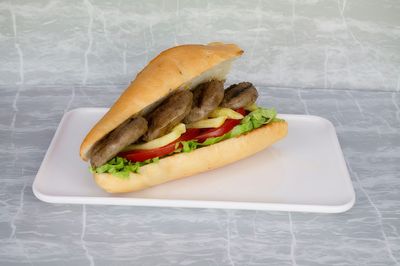 Yarım Ekmek Arası Izgara Köfte