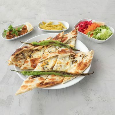 Mantarlı Kaşarlı Pide