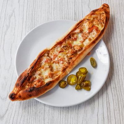 Tavuklu Mantarlı Kaşarlı Pide