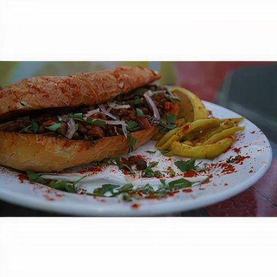 Somun Ekmek Arası Et Tantuni