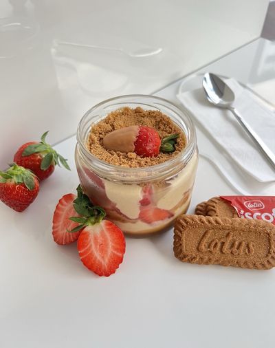 Lotuslu Çilekli Mag