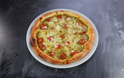 Pesto Quattro Formaggi Pizza (Büyük)