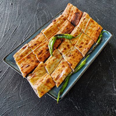 Kavurmalı Pide (Kapalı)