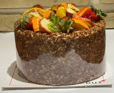 Çikolatalı Karışık Meyveli Pasta (4-6 Kişilik)