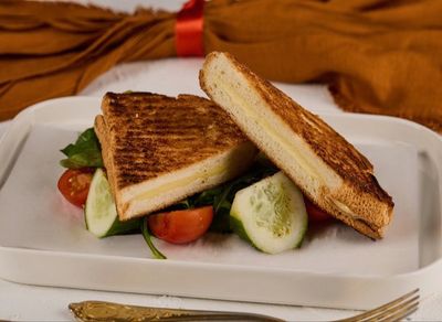 Çift Kaşarlı Tost