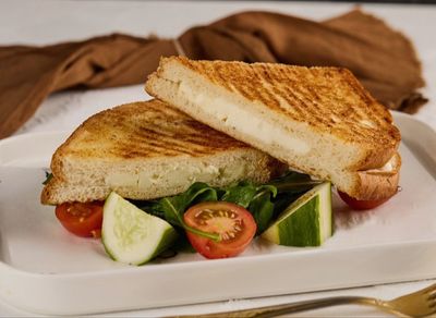 Beyaz Peynirli Kekikli Tost