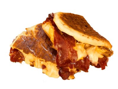 Pastırmalı Kaşarlı Tost