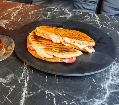 Yumurtalı Kaşarlı Tost