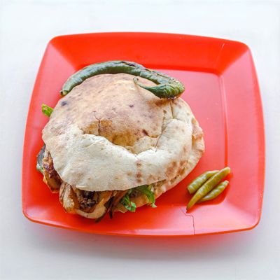 Tombik Pide Arası Et Döner