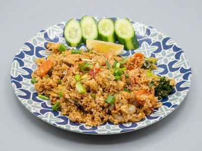 Acılı Ekşili Kızarmış Pilav (Tavuk) - Spicy Hot & Sour Fried Rice (Chicken)