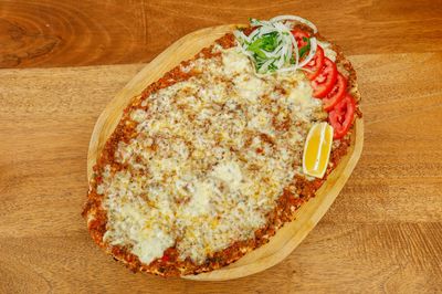 Çıtır Kaşarlı Lahmacun