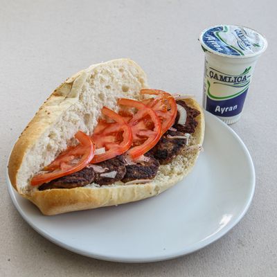 Ekmek Arası Izgara Köfte