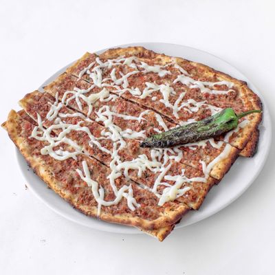 Kıymalı Kaşarlı Pide