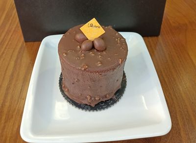 Çikolatalı Drajeli Pasta