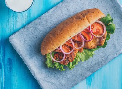 Yarım Ekmek Arası Izgara Tavuk