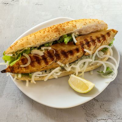 Yarım Ekmek Arası Uskumru