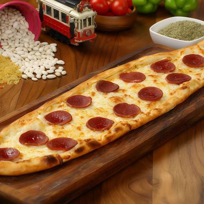 Sucuklu Kaşarlı Yumurtalı Pide