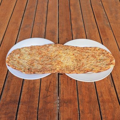 Kaşarlı Lahmacun