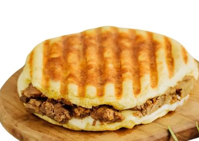 Kavurmalı Mozzarella Bazlama Tost