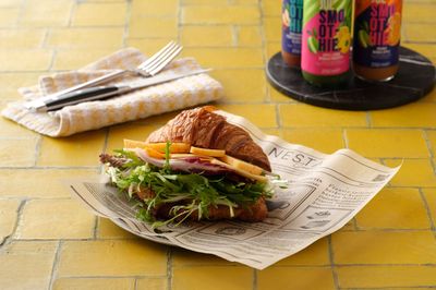 Üç Peynirli Kruvasan Sandviç