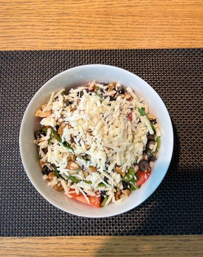 Tulum Peynirli Roka Salatası