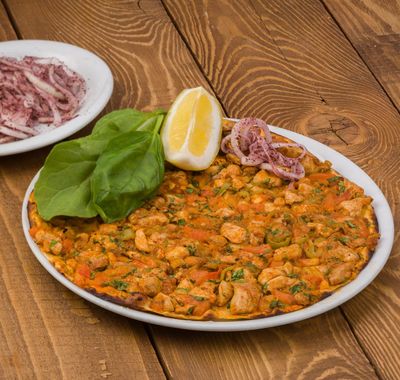 Tavuklu Kaşarlı Lahmacun