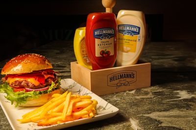 Pastırmalı Cheddarlı Burger