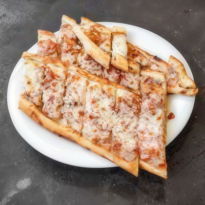 Kıymalı Kaşarlı Pide