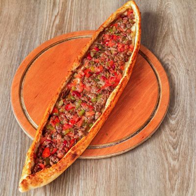 Kuşbaşılı Kaşarlı Yumurtalı Pide
