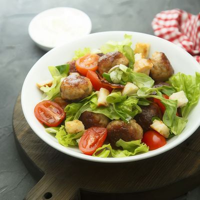 Rumeli Köfteli Salata