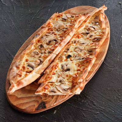 Kaşarlı Mantarlı Pide