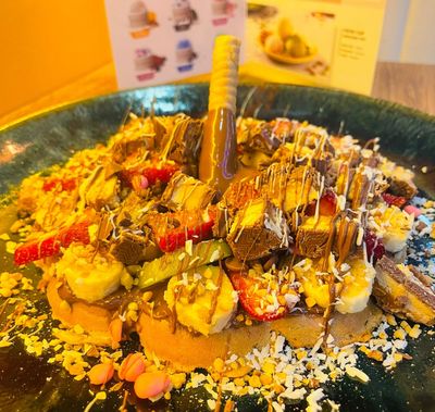 Snickers Çikolatalı Waffle