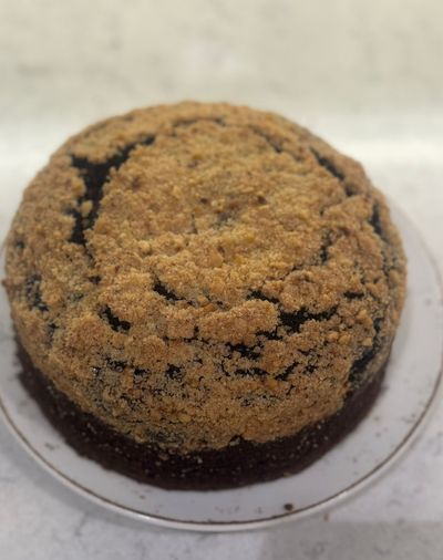 Parça Çikolatalı Yuvarlak Kek (6 Kişilik)