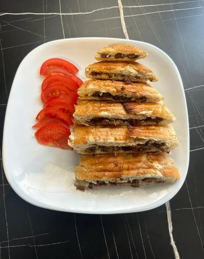 Kavurma Kaşarlı Tost