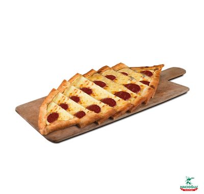 Sucuklu Kaşarlı Pide