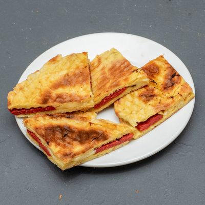 Ekstra Sucuklu Bazlama Tost
