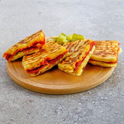 Kaşarlı Salamlı Bazlama Tost