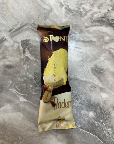 Beyaz Çikolata Kaplı Bademli Çubuk Dondurma