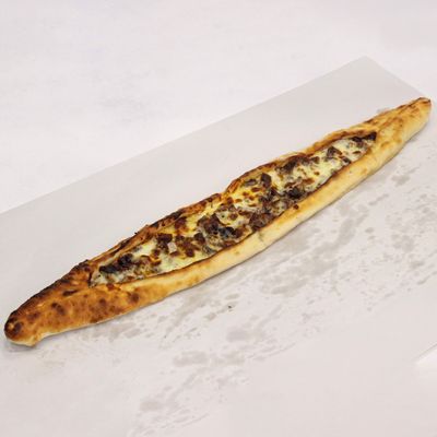 Kavurmalı Kaşarlı Pide