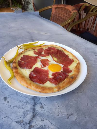 Pastırmalı Kaşarlı Pide (Açık) (Yuvarlak)