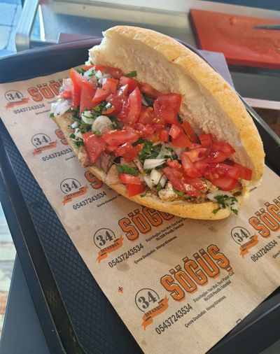 Kuzu Kelle Söğüş Sandviç