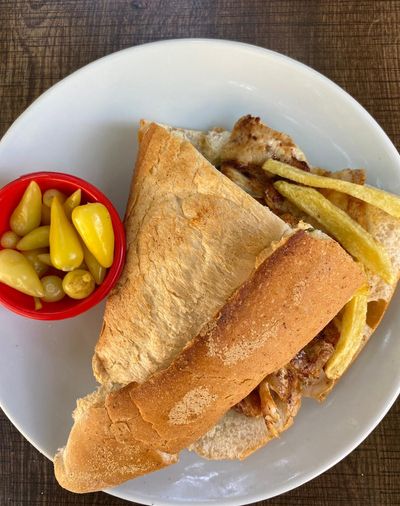 Yarım Ekmek Arası Tavuk Döner