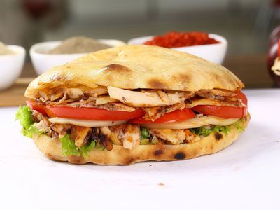 Tombik Ekmek Arası Tavuk Döner