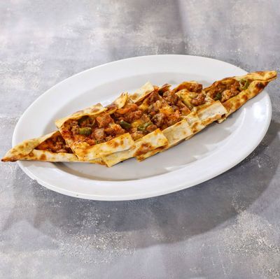 Peynirli Sucuklu Pide