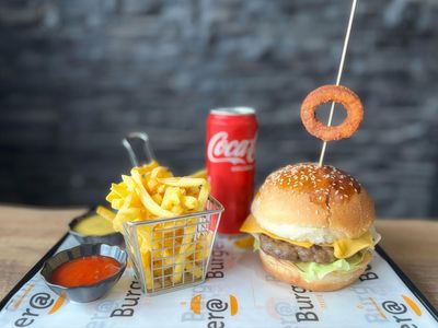 Cheeseburger (150 gr.) Menü