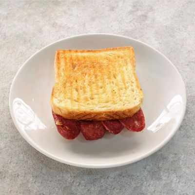 Sucuklu Kaşarlı Tost
