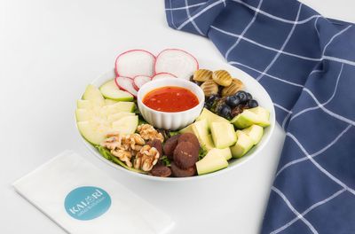 Kalori Avokado Salata